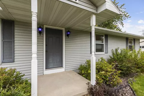 330 Sharla St, Wrightstown, WI 54180 photo 3