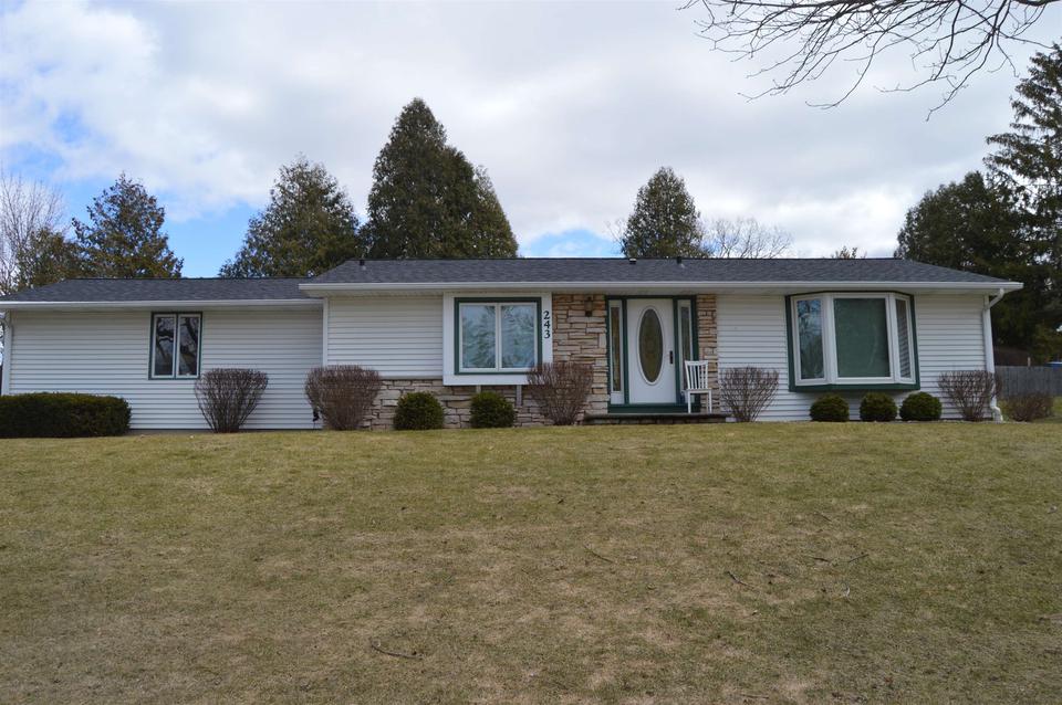 243 Michelle Ct, Green Bay, WI 54302 22 Photos MLS 50256992 Movoto