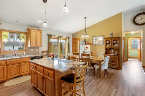 w5580 Mutzy Way, Appleton, WI 54915 photo 7