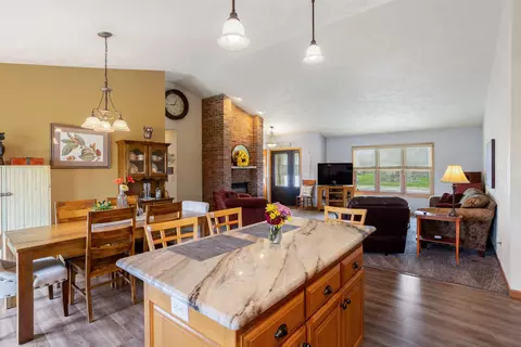 w5580 Mutzy Way, Appleton, WI 54915 photo 9