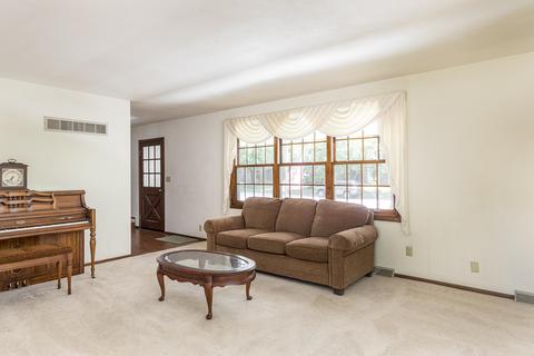 2632 S Carpenter St, Appleton, WI 54915 photo 2