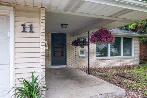 11 Cherry Ct, Appleton, WI 54915 photo 2