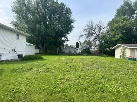 W 4th Avenue, Oshkosh, WI 54902