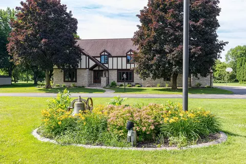 5735 W Spencer St, Appleton, WI 54914 photo 2