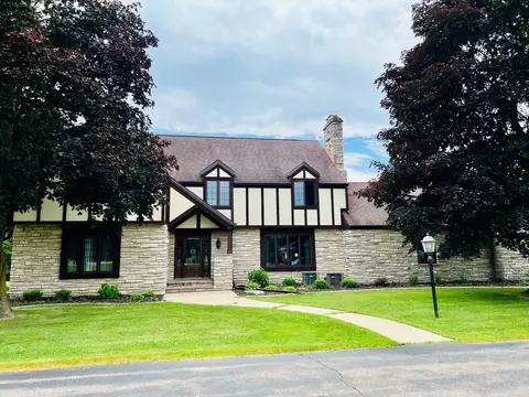 5735 W Spencer St, Appleton, WI 54914 photo 1