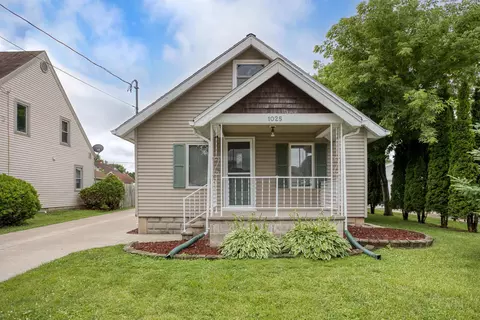 1025 W Grant St, Appleton, WI 54914 photo 1