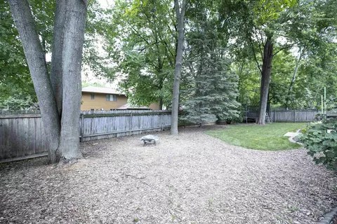 3217 S White Birch Ln, Appleton, WI 54915 photo 5