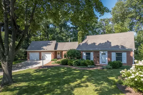 927 Urbandale Ave, De Pere, WI 54115