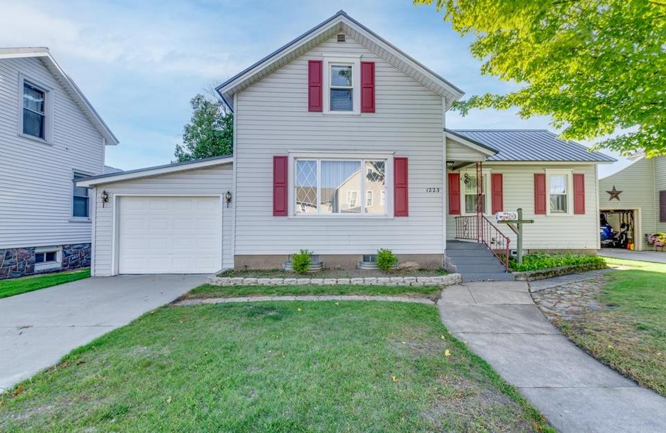 1223 Merryman St, WI 54143 25 Photos MLS 50266530 Movoto