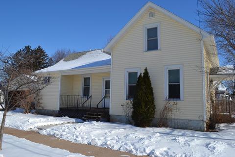 256 W 16th Ave, Oshkosh, WI 54902