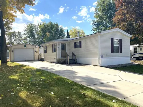 108 Flora Way, Clintonville, WI 54929