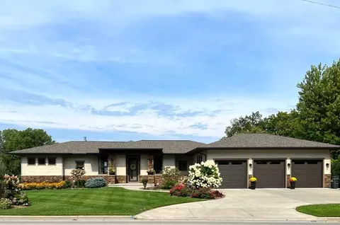 2568 Riverside Dr, Green Bay, WI 54301