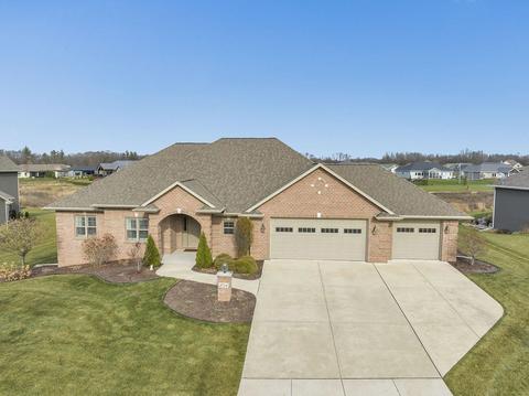 2754 Creekwood Cir, Green Bay, WI 54311
