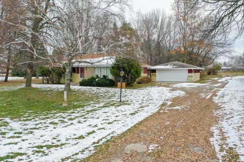 4704 N Ballard Rd, Appleton, WI 54913