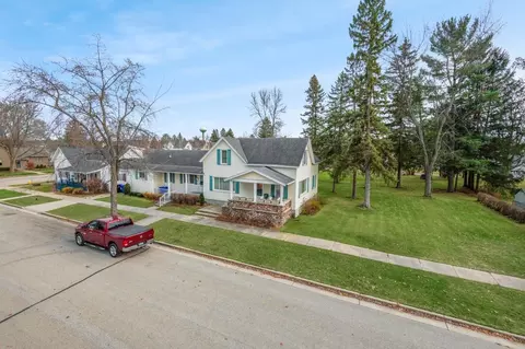 341 Spruce St, Peshtigo, WI 54157