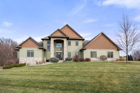 3494 Grand Meadows Xing, Neenah, WI 54956
