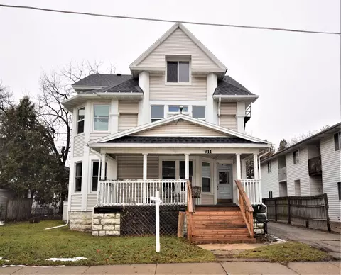 911 Wisconsin St, Oshkosh, WI 54901