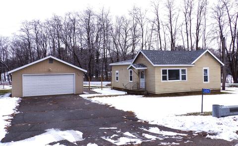 320 S 1st Ave, Redgranite, WI 54970