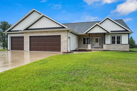 1793 Dollar Rd, De Pere, WI 54115