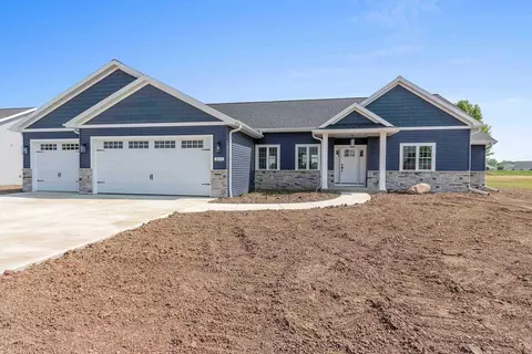 2173 Fox Point Cir, De Pere, WI 54115
