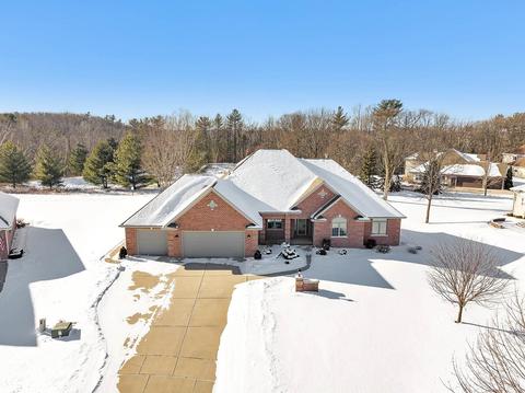102 Abigail Ct, Green Bay, WI 54311