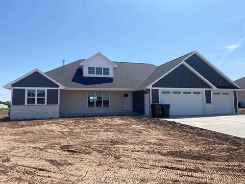 1070 Nutmeg Dr, De Pere, WI 54115