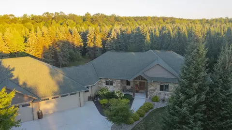 2203 Doran St, Oconto, WI 54153