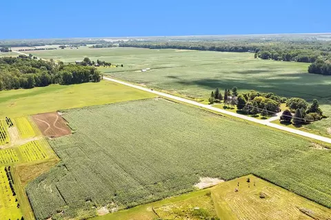 Cth B, Pulaski, WI 54162