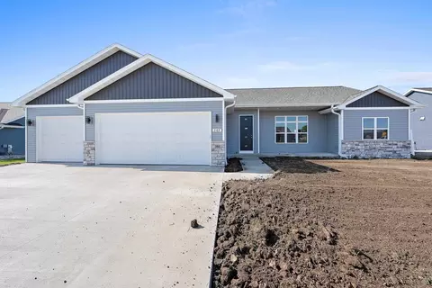 2169 Fox Point Cir, De Pere, WI 54115