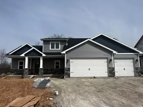 2056 Louie Ln, Neenah, WI 54956