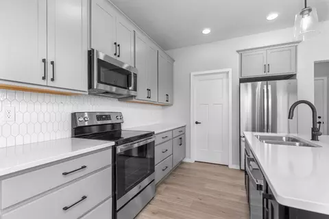3799 Gladiolus Pl, Appleton, WI 54913 photo 4