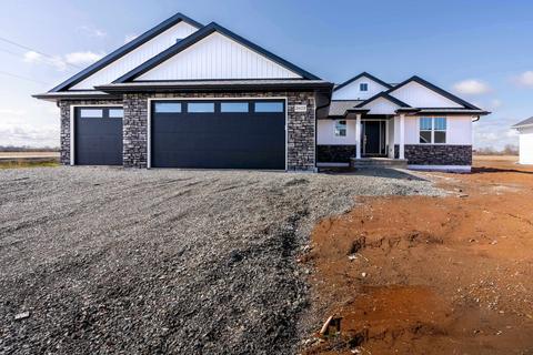 2403 Riddle Ct, De Pere, WI 54115