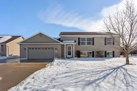 2311 Lacewing Dr, Neenah, WI 54956