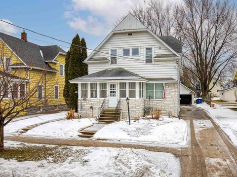 421 W 15th Ave, Oshkosh, WI 54902