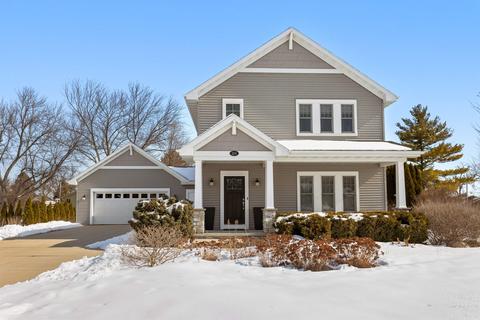 2375 Hickory Ct, Oshkosh, WI 54901