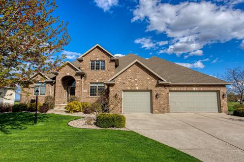 575 Royal St Pats Dr, Wrightstown, WI 54180