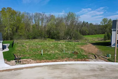 1329 Cardinal Cir, Neenah, WI 54956
