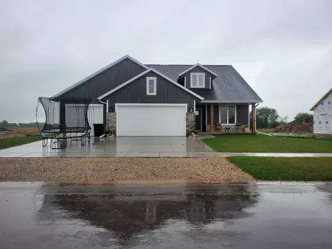 W5583 Grey Drive, Appleton, WI 54915