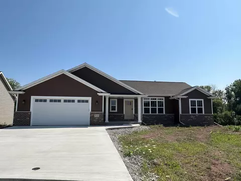 2145 Grassy Meadow Ln, Menasha, WI 54952
