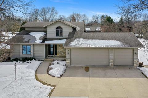 3581 W Grand Meadows Dr, Appleton, WI 54914