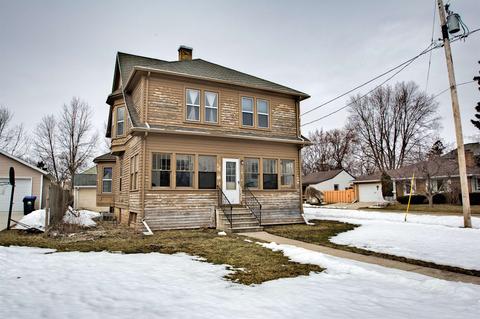 318 4th St, Neenah, WI 54956