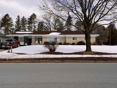 105 Madison St, Oconto, WI 54153