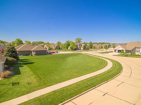 E Corridor Drive, Appleton, WI 54913 photo 4