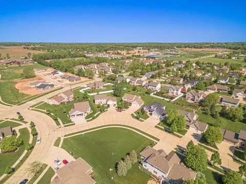 E Corridor Drive, Appleton, WI 54913 photo 3