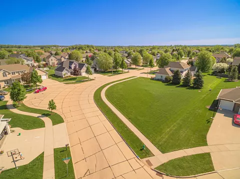E Corridor Drive, Appleton, WI 54913 photo 9