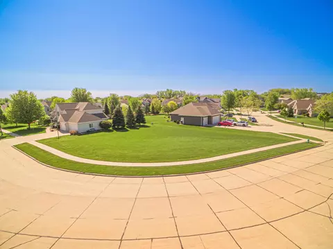 E Corridor Drive, Appleton, WI 54913 photo 2