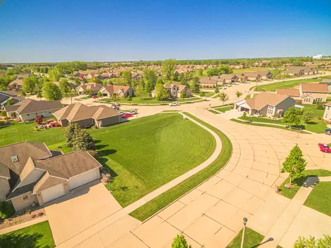 E Corridor Drive, Appleton, WI 54913 photo 5