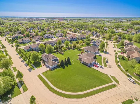 E Corridor Drive, Appleton, WI 54913 photo 7