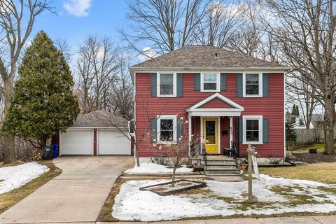 934 Grignon St, Kaukauna, WI 54130