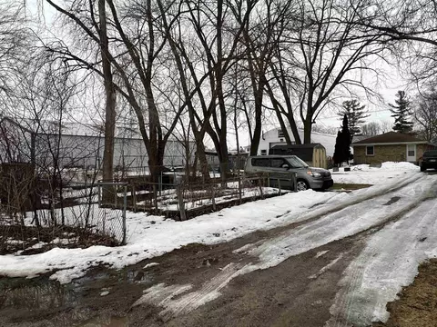 Broad Street, Oshkosh, WI 54901